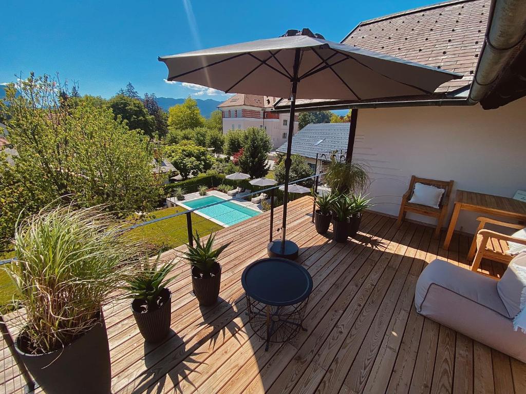 Common balcony at Villa Pomona